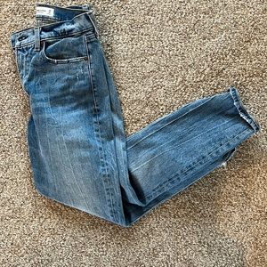 Abercrombie High Rise Mom Jeans 25